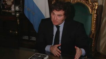 Milei redobló el ataque a Pedro Sánchez y lo vinculó al kirchnerismo