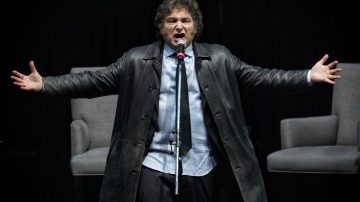 Milei tuvo su show, cantó, dio una clase, y volvió a condenar al “maldito socialismo”