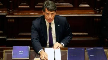 Posse, fustigó a los piqueteros durante su exposición en el Senado