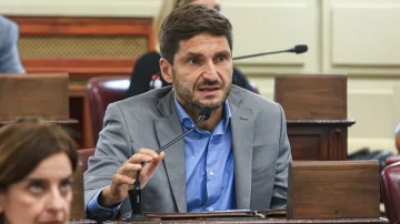 Maximiliano Pullaro anunció que firmará el Pacto de Mayo pero pidió cambios