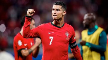 La Portugal de Cristiano Ronaldo festejó sobre el final ante República Checa