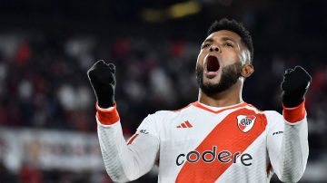 Triplete de Borja para un nuevo triunfo de River