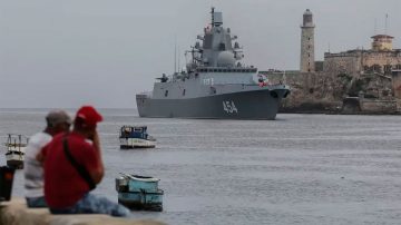 Estados Unidos mandó un submarino a Guantánamo, mientras Rusia realiza ejercicios militares en Cuba