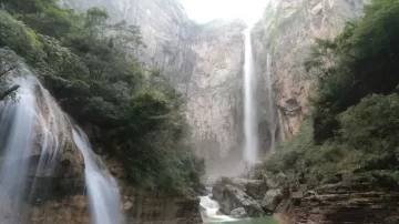 Descubren que la cascada más alta de China es en realidad una estructura artificial