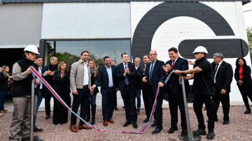 Zamora inauguró la primera fábrica de bicicletas eléctricas de la provincia