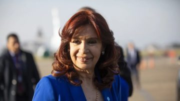 Dura respuesta de Cristina a Milei: “Revise sus ideas de crear un megaministerio y confiárselo a una persona sin experiencia”