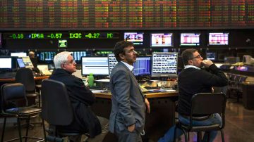 Tras la aprobación de la Ley Bases se disparan los bonos y acciones argentinas