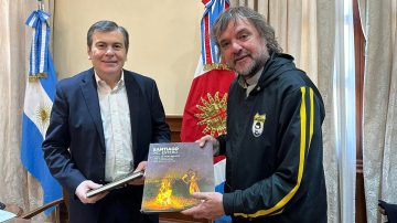 Zamora recibió al Padre Pepe en Casa de Gobierno