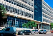 Presunto caso de sodomización en la Comisaría Séptima: pericia preliminar descarta lesiones de abuso en el detenido