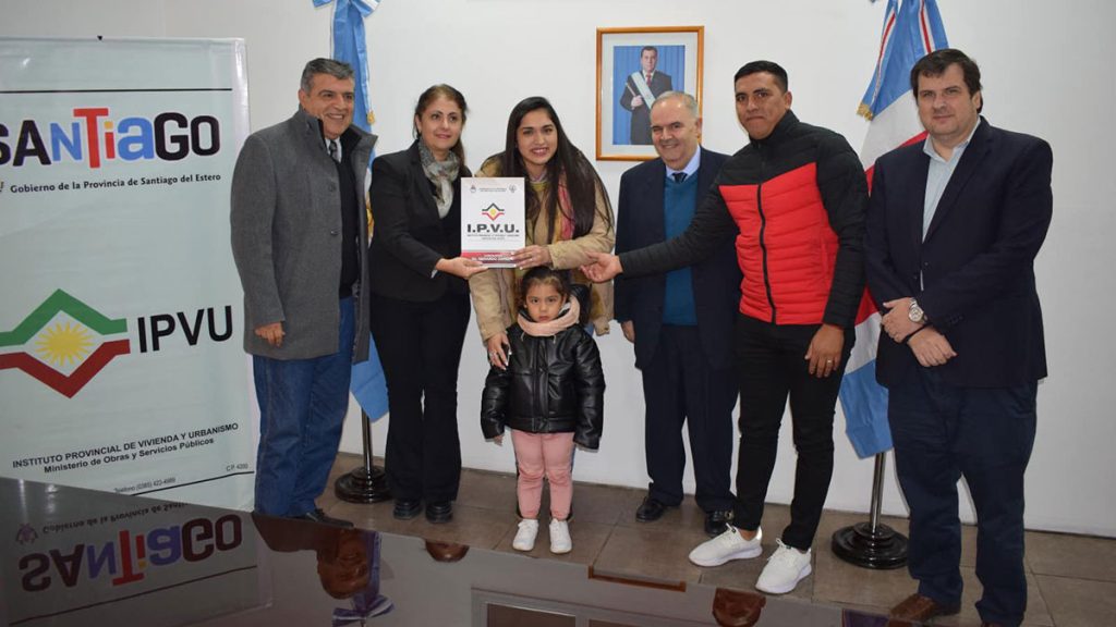 La provincia entregó 96 viviendas de una nueva etapa del barrio Mama Antula en La Banda