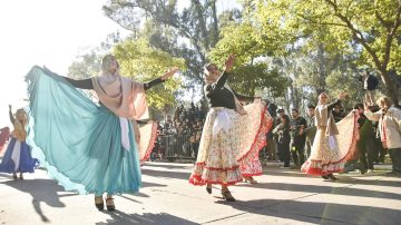 El Desfile Cívico Militar hizo brillar la mañana en el Parque Aguirre
