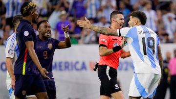 Dieron a conocer los audios del VAR tras la polémica en el gol de Ecuador