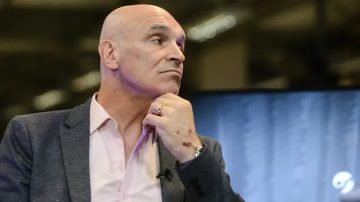 Espert se reunió con Santiago Caputo tras ser cuestionado por su “floja” explicación y se mostrará con Milei en un acto