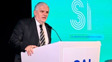 El Gobierno echó al secretario de Agricultura Fernando Vilella