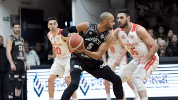 Phillip Lockett seguirá vistiendo la camiseta de Olímpico