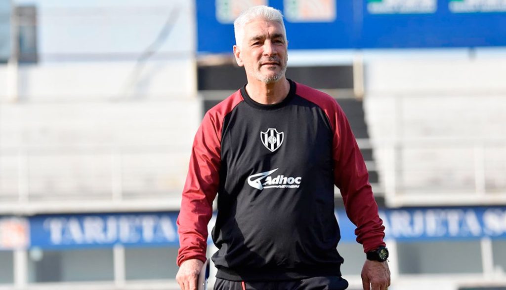 Omar De Felippe asumió en Central Córdoba