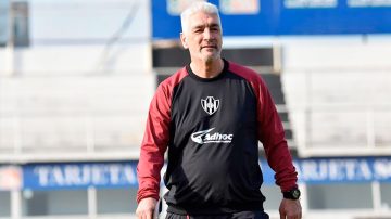 Omar De Felippe asumió en Central Córdoba