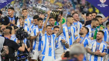 Di María tendría su merecido homenaje en el Monumental