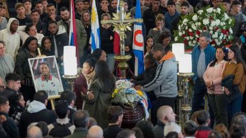 Tristeza y dolor en la emotiva despedida al futbolista uruguayo Juan Izquierdo