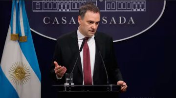 Adorni, contundente sobre las presuntas irregularidades en la Aduana: “O sos imbécil o estás operando”