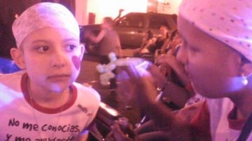 Joven santiagueña jugaba a maquillar mientras se recuperaba de un cáncer y ahora lanza su línea de cosméticos