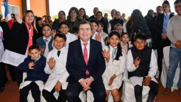Zamora inauguró una escuela a la que asisten 12 alumnos
