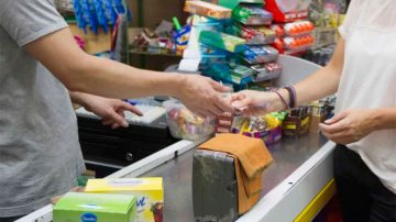 Las ventas minoristas pymes cayeron 15,7% anual en julio