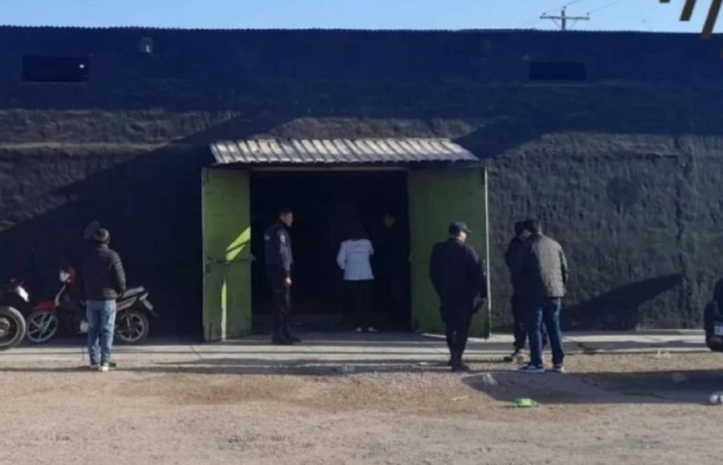 Colonia Dora: salió a bailar, cayó por las escaleras y murió
