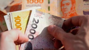 Anuncian pago a la administración pública de Santiago del Estero