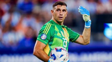 Problemas para la Selección Argentina: “Dibu” Martínez recibió dos fechas de suspensión