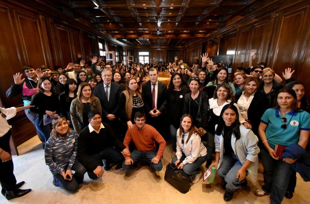 Zamora recibió a estudiantes de agrupamientos de itinerancia