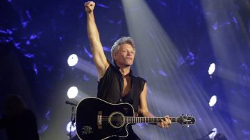 Heroico: Bon Jovi le salvó la vida a una mujer que intentó tirarse de un puente