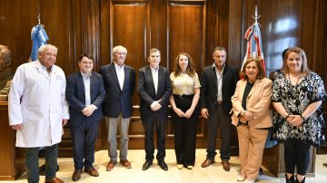 Autoridades del Incucai visitaron al gobernador Gerardo Zamora