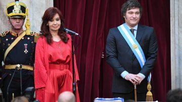 La dura crítica de Cristina Kirchner al gobierno de Milei: “Es la economía bimonetaria, estúpido”