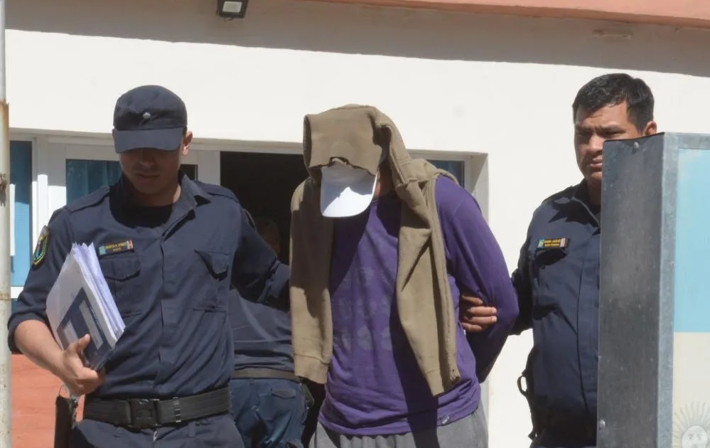 El hombre acusado de mantener cautiva a su familia por 10 años, quedó en libertad