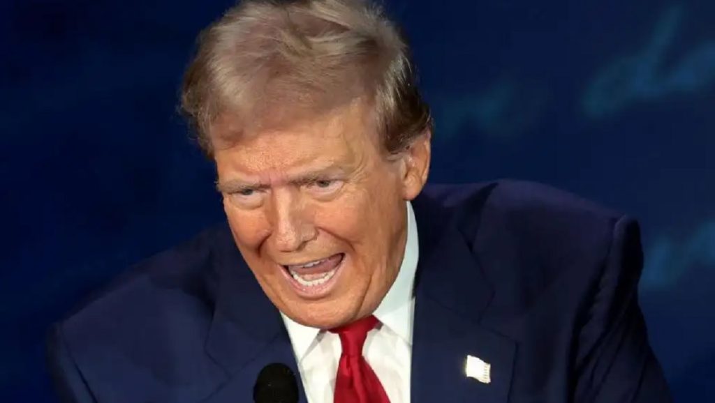 Enojado, Donald Trump le pidió a Israel que no bombardee a Irán pese a la violación del alto el fuego