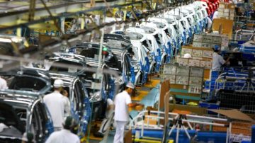 El Gobierno asegura que se frenó la caída del empleo: “Hay una tendencia a contratar”