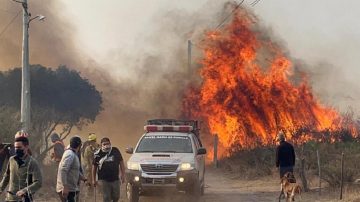 Incendios en Córdoba: Zamora envió un avión hidrante para reforzar el combate