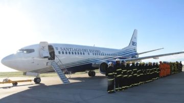 VIDEO: el avión hidrante de Santiago del Estero colabora en el combate de incendios de Bariloche