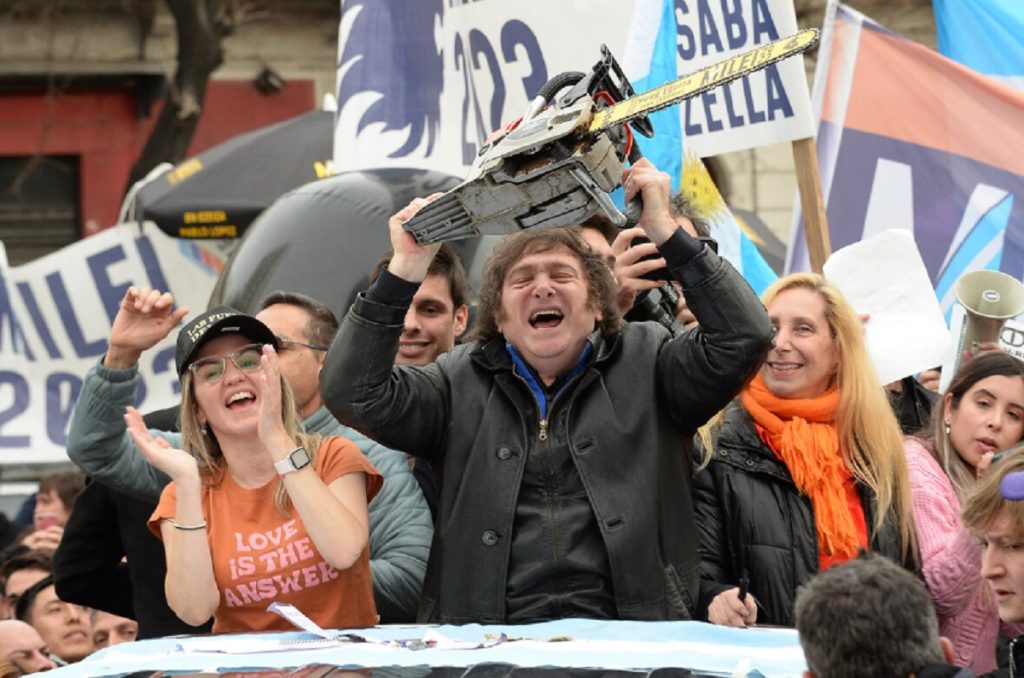 Javier Milei y su “motosierra” dejaron a más de 230 mil argentinos sin trabajo en 6 meses