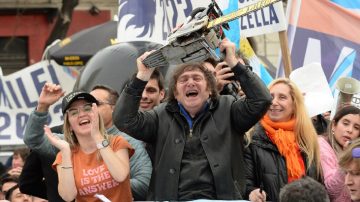 Javier Milei y su “motosierra” dejaron a más de 230 mil argentinos sin trabajo en 6 meses