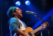 Raly Barrionuevo regresa al Teatro 25 de Mayo