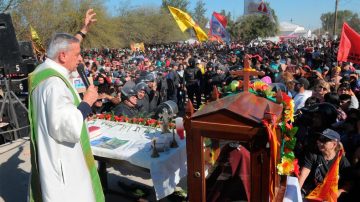 San Gil: miles de devotos demostraron su fe en Sacha Pozo