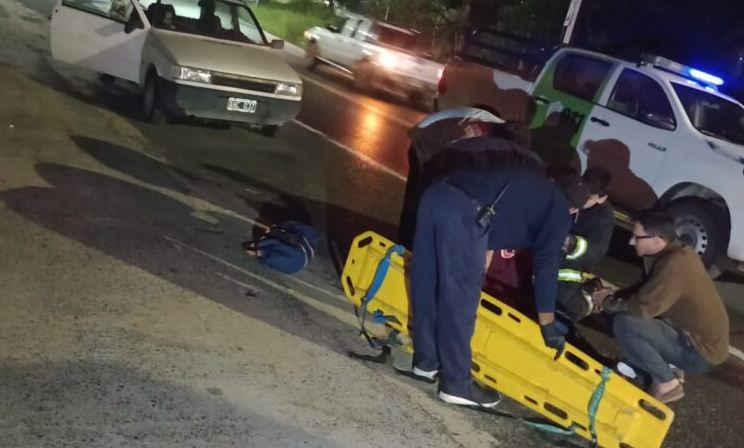 Quiso asaltar a un comerciante, lo persiguieron y chocaron con la moto: fue detenido