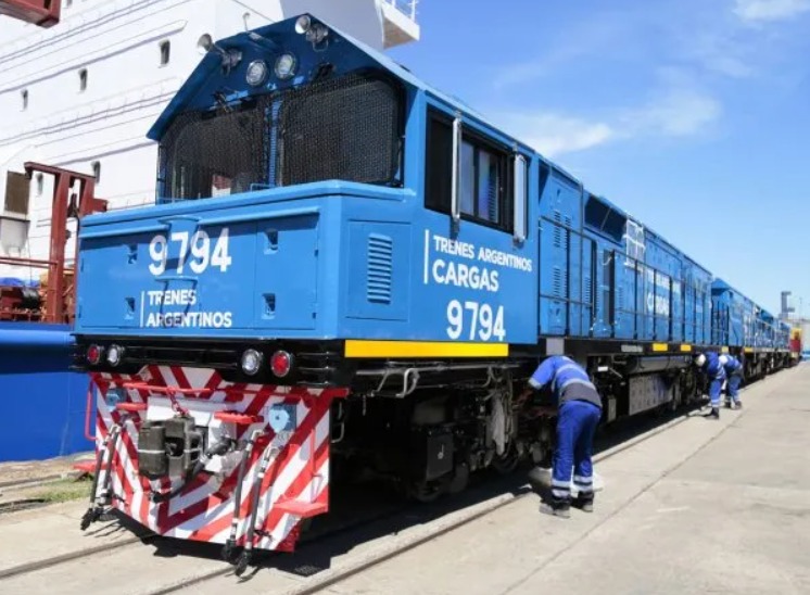 El Gobierno de Javier Milei anunció la privatización del Ferrocarril Belgrano Cargas