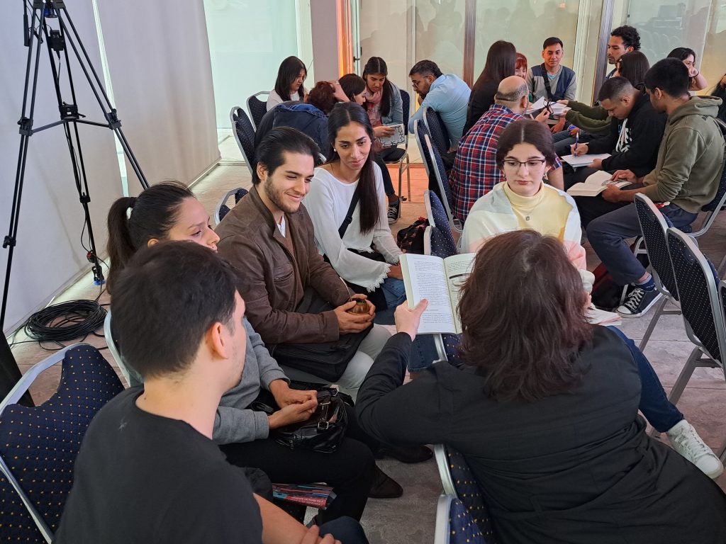 EDUNSE invita a talleres para docentes y estudiantes secundarios en la Feria Provincial del Libro