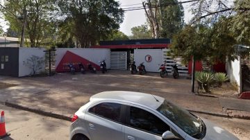 Polémica en las redes por un comunicado del Santiago Lawn Tennis club sobre los perros callejeros