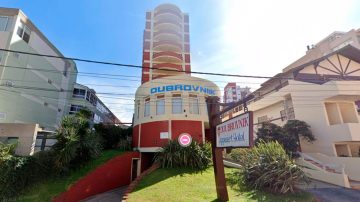 Se derrumbó una parte de un hotel en Villa Gesell y buscan personas entre los escombros