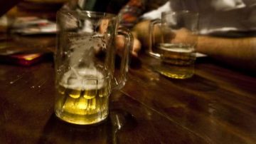 B° 8 de Abril: sujeto se emborrachó, trató de aprovecharse de una menor y casi lo linchan