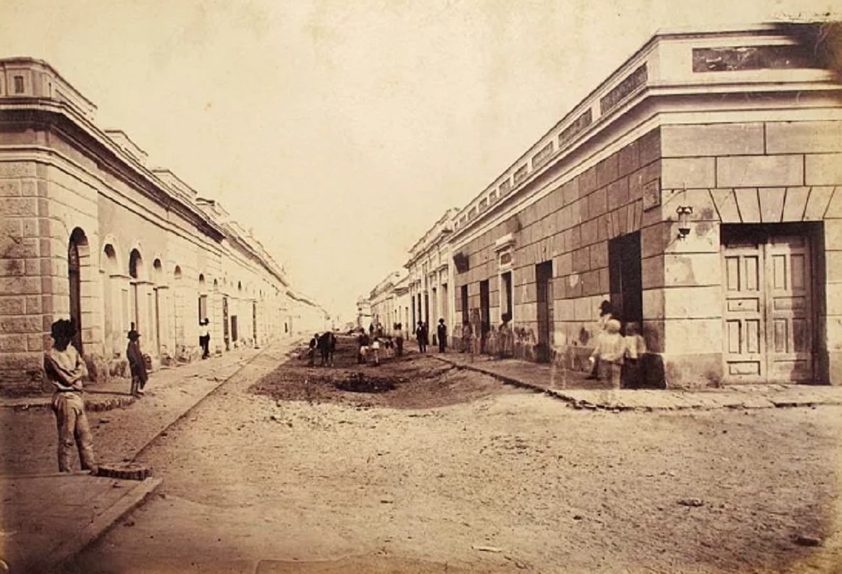 Así lucían las calles céntricas. Foto: (Libro “Historia de la Medicina en Santiago del Estero”)